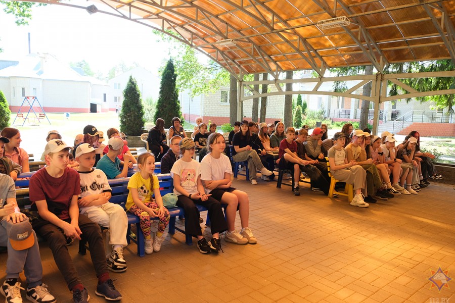 Тематическое занятие МЧС для воспитанников детского лагеря «Щатково». 