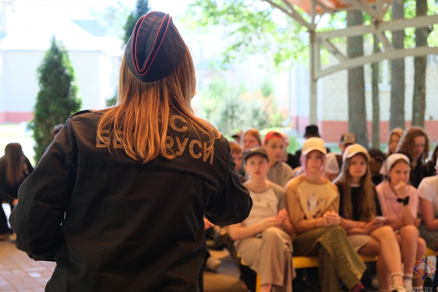 Тематическое занятие МЧС для воспитанников детского лагеря «Щатково».  