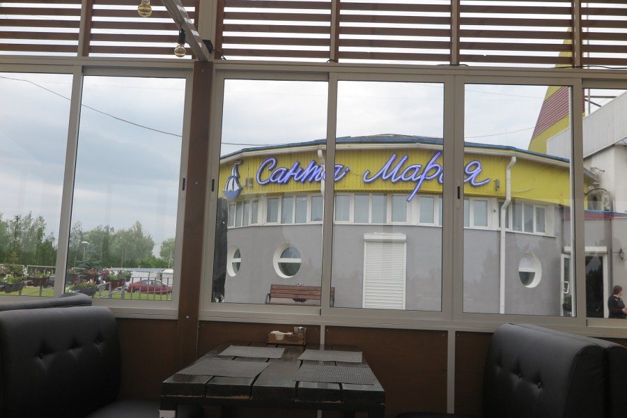 Июнь 2025 г. Могилев, ул.Симонова, открытая терраса ресторана «Санта Мария».