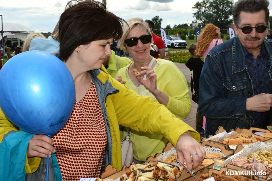 28.06.2025. «Бобруйск-Арена». Фестиваль еды от городских предприятий «Смачна есці». «Домочай».