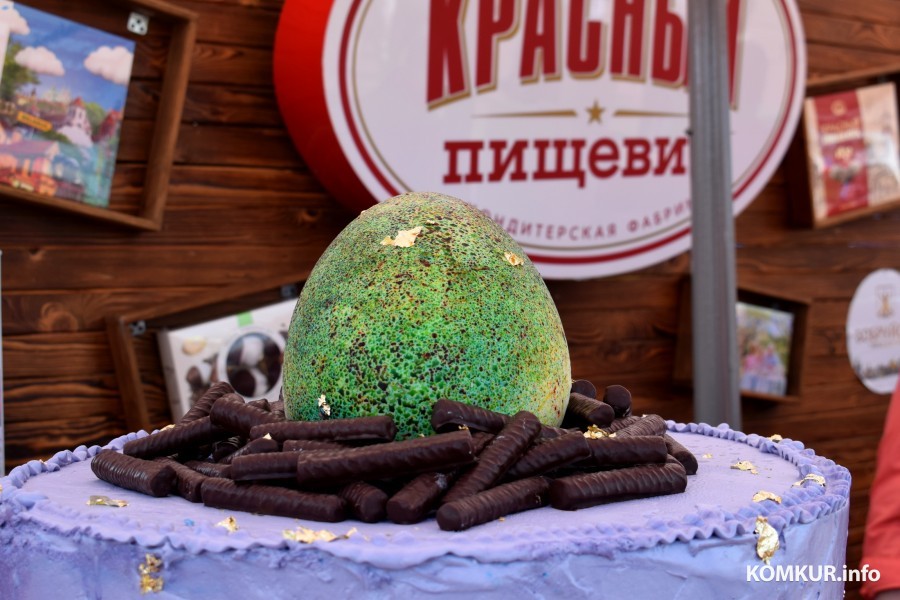 28.06.2025. «Бобруйск-Арена». Фестиваль еды от городских предприятий «Смачна есці». «Красный пищевик».