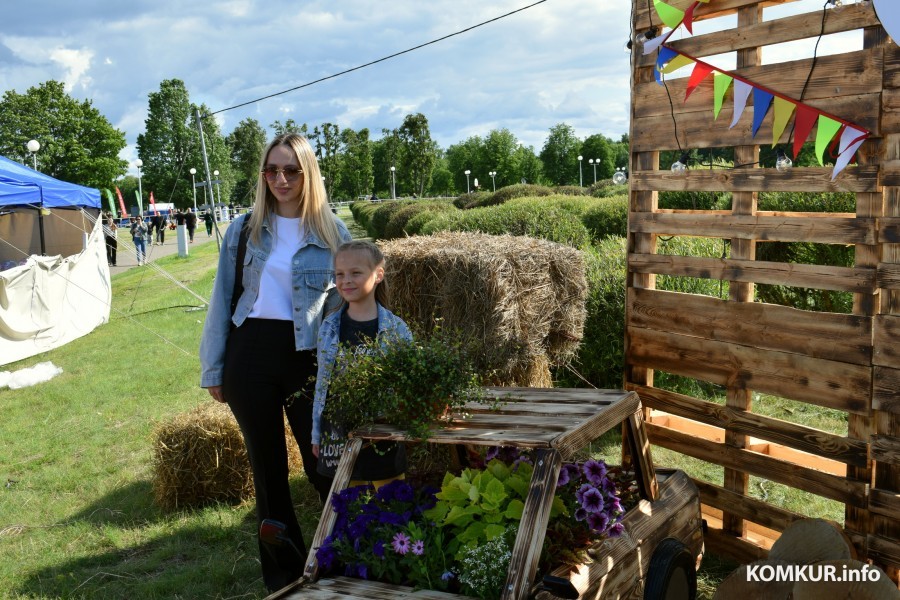 28.06.2025. «Бобруйск-Арена». Фестиваль еды от городских предприятий «Смачна есці». Бобруйский мясокомбинат.