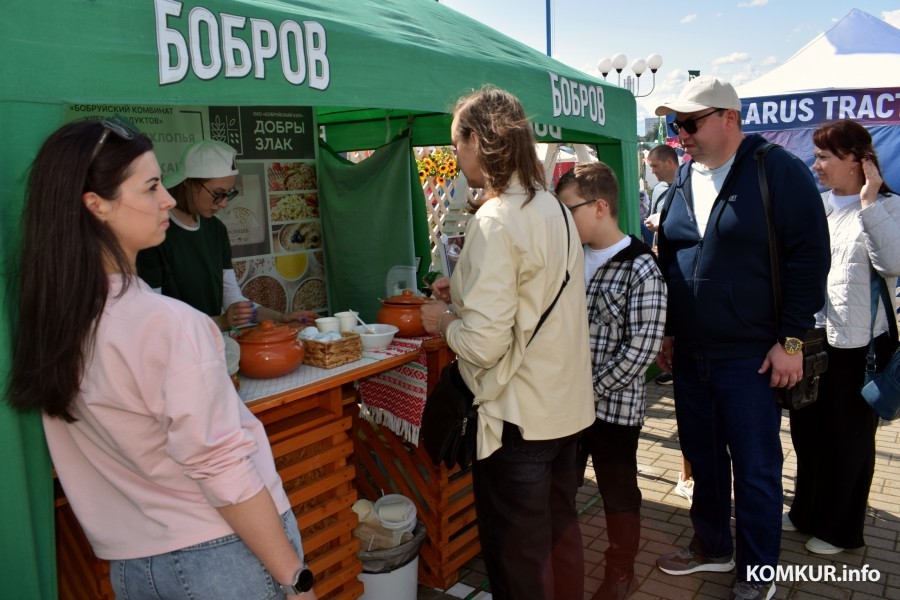 28.06.2025. «Бобруйск-Арена». Фестиваль еды от городских предприятий «Смачна есці». ОАО «Бобруйский КХП».