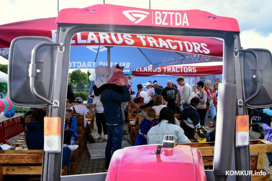 28.06.2025. «Бобруйск-Арена». Фестиваль еды от городских предприятий «Смачна есці».