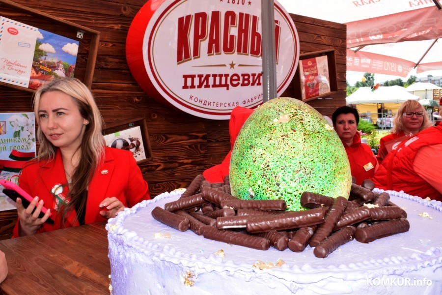 28.06.2025. «Бобруйск-Арена». Фестиваль еды от городских предприятий «Смачна есці». «Красный пищевик».