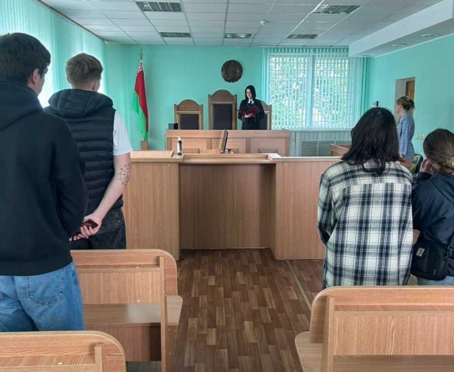 Выпускнику бобруйского колледжа увольнение с работы обошлось в 15000 рублей