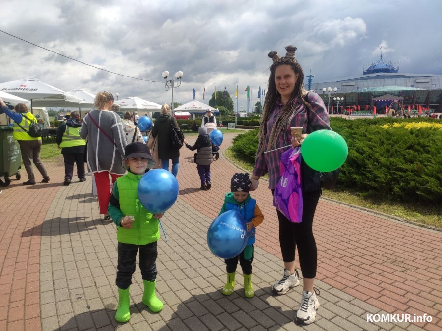 28.06.2025. Бобруйск. Праздничные гуляния у ледового дворца.