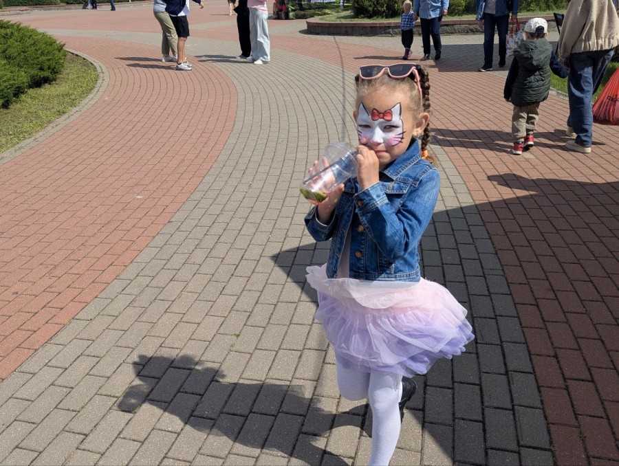 28.06.2025. Бобруйск. Праздничные гуляния у ледового дворца.