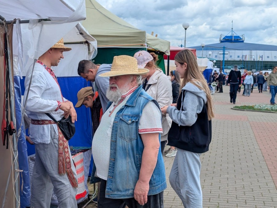 28.06.2025. Бобруйск. Праздничные гуляния у ледового дворца.