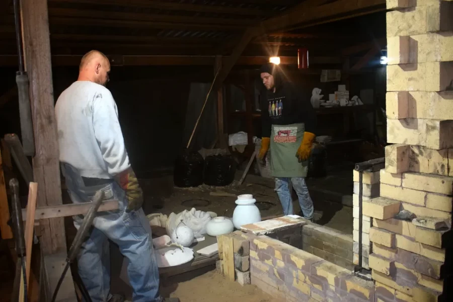 25 июля 2025 года. XIX международный пленэр керамистов «Арт-Жыжаль». Максим Колтыгин и Евгений Чевдарь (Могилёв).