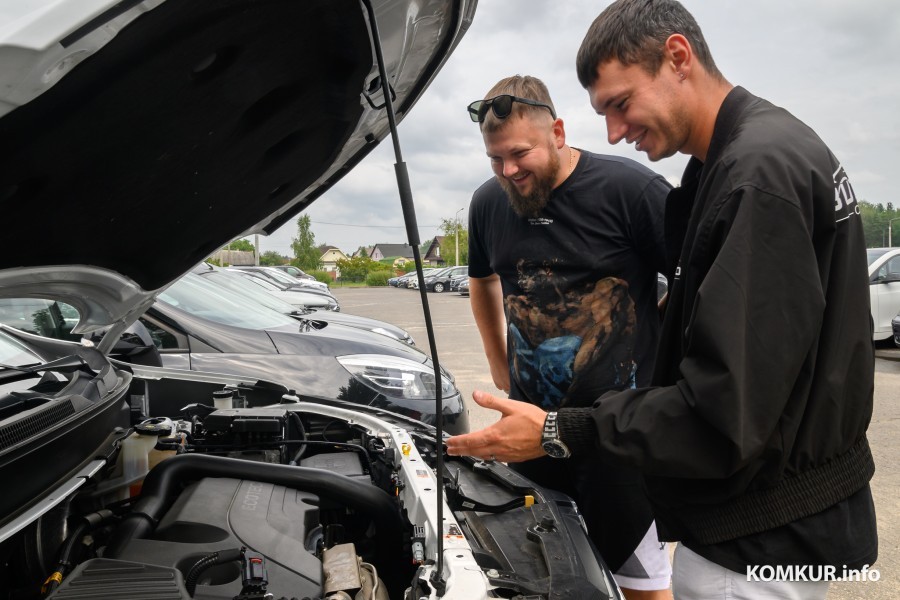 29.07.2025. Ул. Крылова, 21. Автохаус BUTIKAVTO