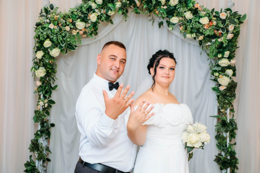 «Оказалось, девушка любит рыбу ловить и уху есть». Бобруйские молодожены