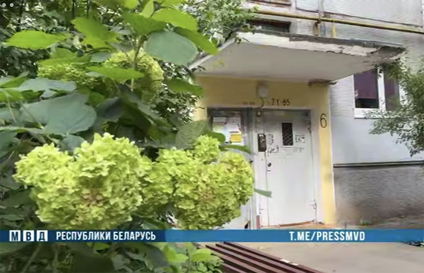 В Витебске мужчина пытался убить ножом 17-летнюю девушку и напал на милиционеров