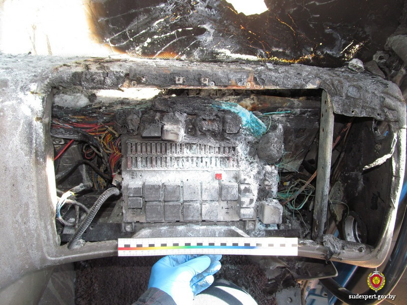 Навигатор стал источником пожара грузового авто. Фото: ГКСЭ.