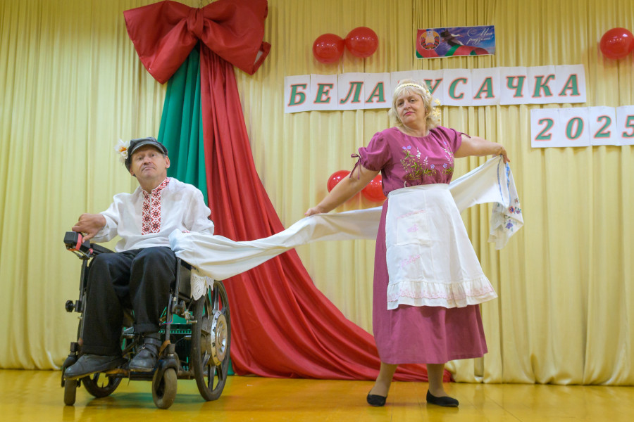 27.08.2025. Бобруйск. Межрайонный фестиваль творчества «Беларусачка-2025». «Касiў Ясь канюшыну». Дмитрий Малашук и Галина Полуян.