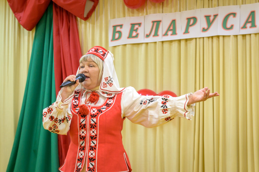 27.08.2025. Бобруйск. Межрайонный фестиваль творчества «Беларусачка-2025». Поет Ольга Сорокина.