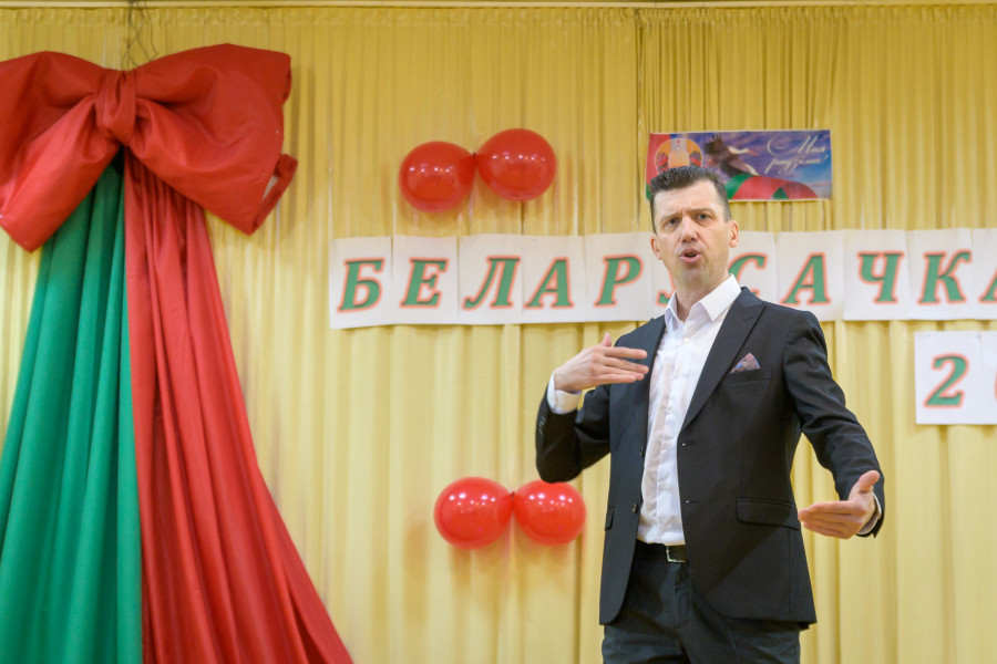 27.08.2025. Бобруйск. Межрайонный фестиваль творчества «Беларусачка-2025». «Всё это Беларусь моя!» Исполняет Сергей Смоликов.