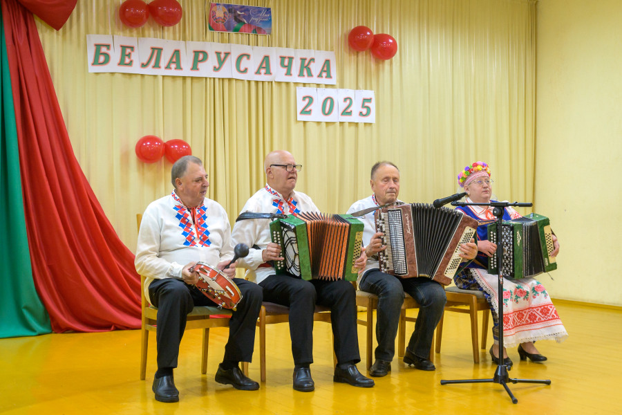 27.08.2025. Бобруйск. Межрайонный фестиваль творчества «Беларусачка-2025». Вокально-инструментальная группа «Улыбка» БЕЛТИЗ и ОО «БелОИ» (Витебск, Орша).