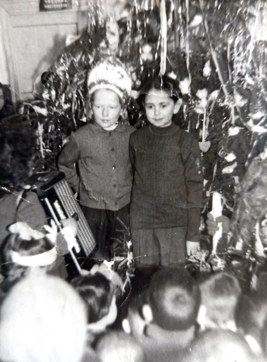 1969 год. Маленькая Люда на новогоднем утреннике, организованном для детей работников КБО.