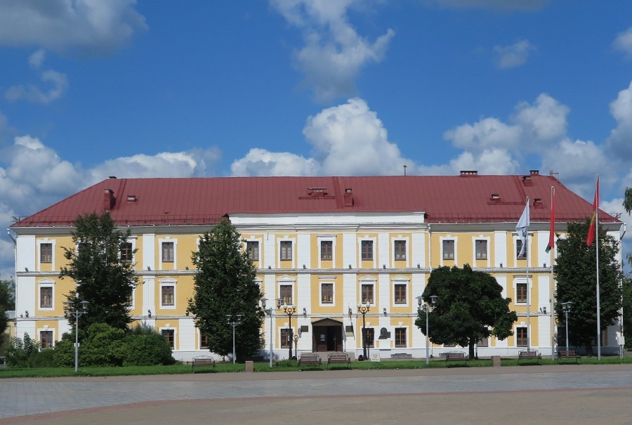 Август 2025 г. Могилев, площадь Славы. Сейчас это краеведческий музей , раньше Окружной суд.