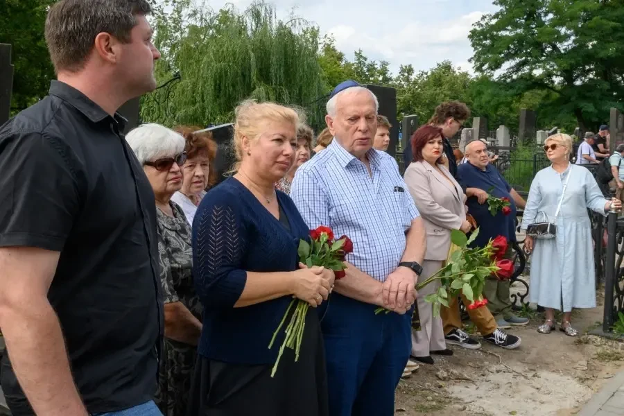 5.08.2025 г. Бобруйск. Олег Ефимович на открытии обновленных мини-мемориалов в память о евреях, погибших в годы Великой Отечественной войны.