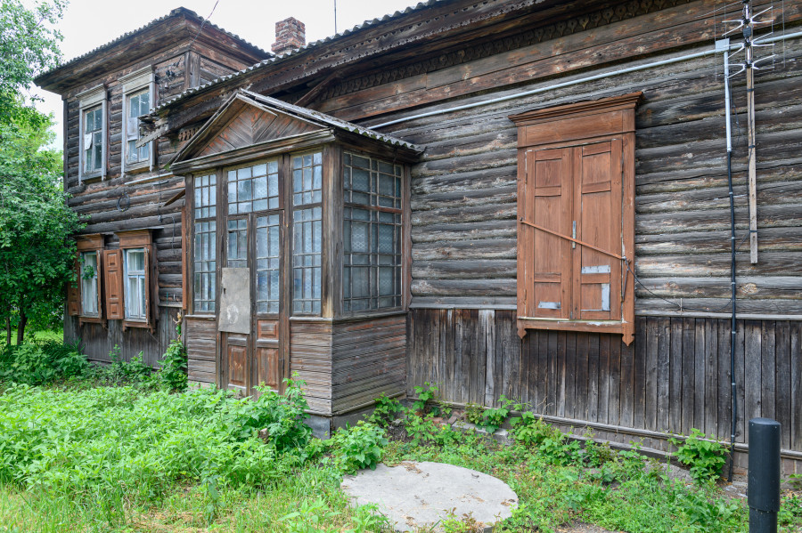 15.06.2022. Бобруйск. Деревянный жилой дом на улице Карла Либкнехта (Столыпинской).