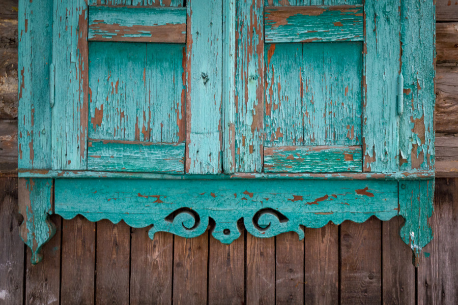 20.08.2025. Улица Карла Либкнехта, 57. Сносят старый деревянный дом на бывшей улице Столыпинской, яркий образец бобруйской гражданской архитектуры.