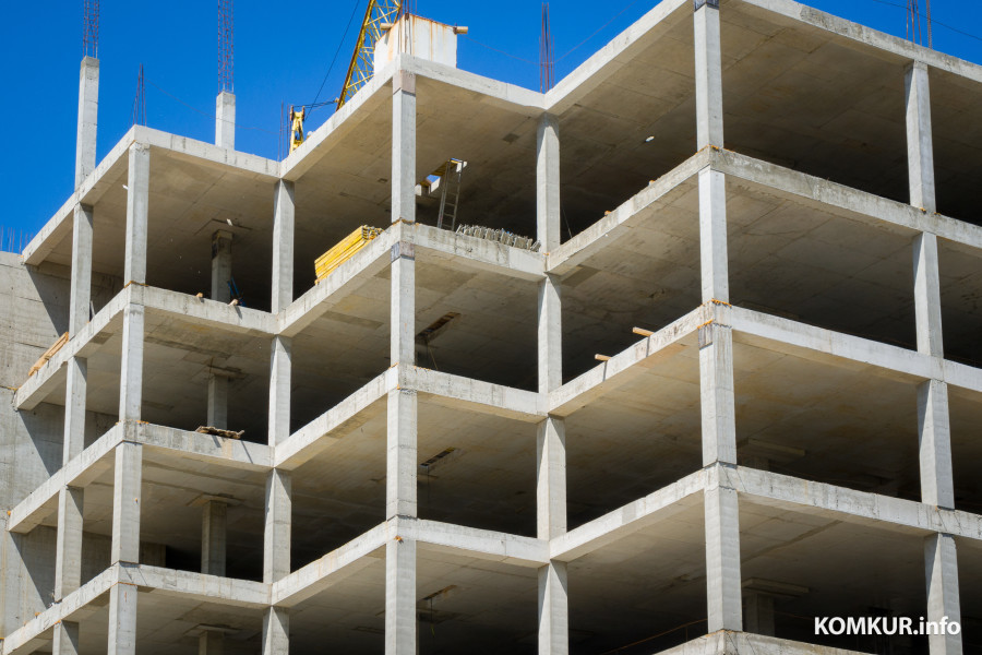 01.08.2025. Улица Октябрьская. Строительство нового хирургического корпуса боньницы скорой медицинской помощи имени В.О.Морзона