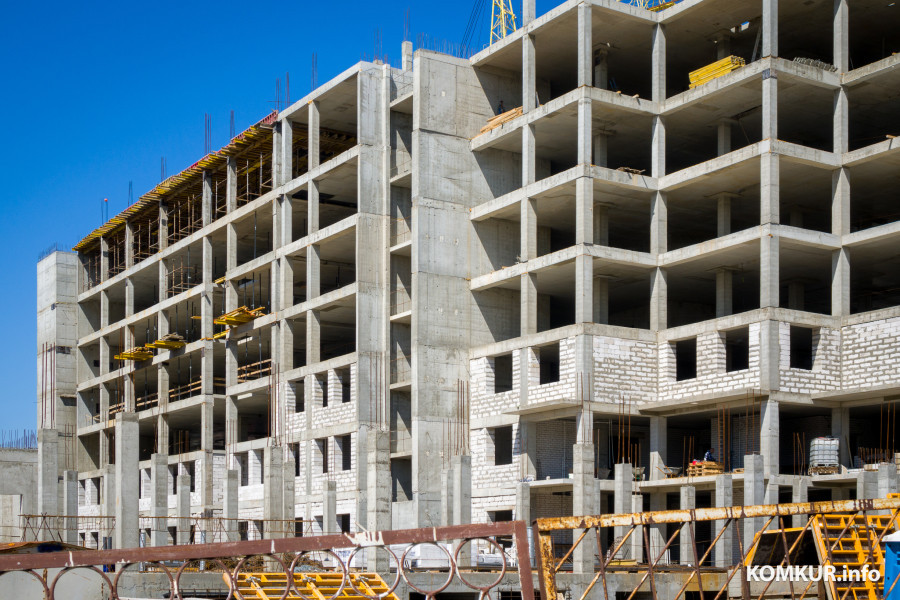 01.08.2025. Улица Октябрьская. Строительство нового хирургического корпуса боньницы скорой медицинской помощи имени В.О.Морзона.