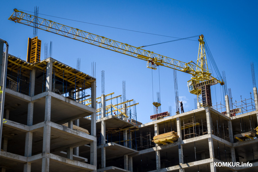 01.08.2025. Улица Октябрьская. Строительство нового хирургического корпуса боньницы скорой медицинской помощи имени В.О.Морзона