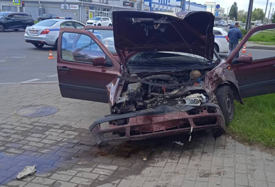 11.08.2025. Бобруйск. ДТП на перекрестке улиц Гоголя и Орджоникидзе.