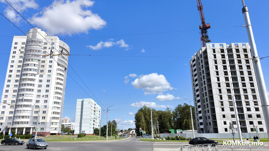 12.08.2025. Бобруйск, проспект Строителей. Завершается строительство 18-этажного жилого дома