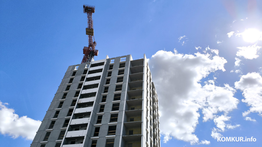 12.08.2025. Бобруйск, проспект Строителей. Завершается строительство 18-этажного жилого дома