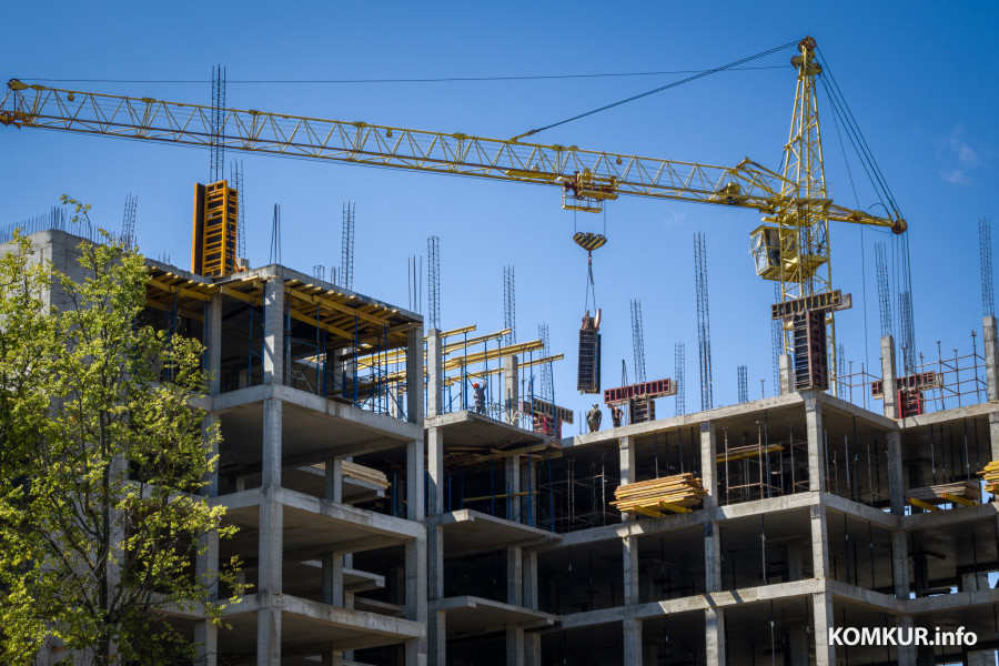 01.08.2025. Улица Октябрьская. Строительство нового хирургического корпуса боньницы скорой медицинской помощи имени В.О.Морзона