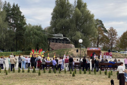 Как отметили День танкиста в Киселевичах. Фото и видео