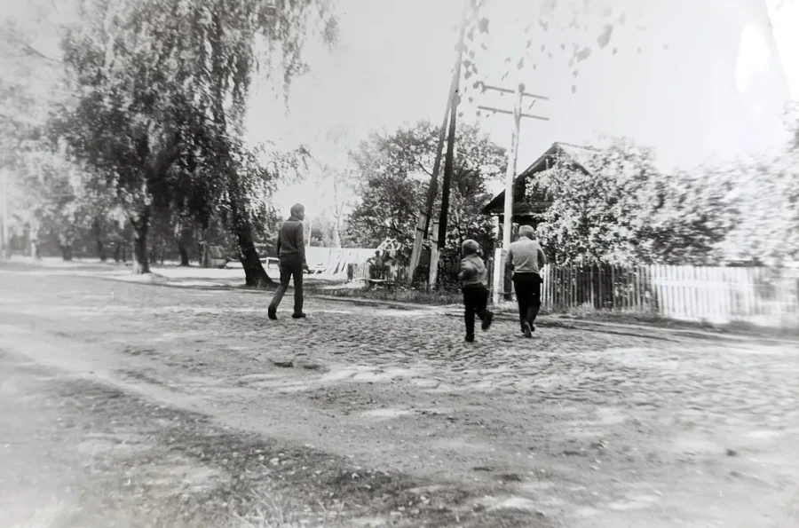 1980-е. У «Дома дорожника».