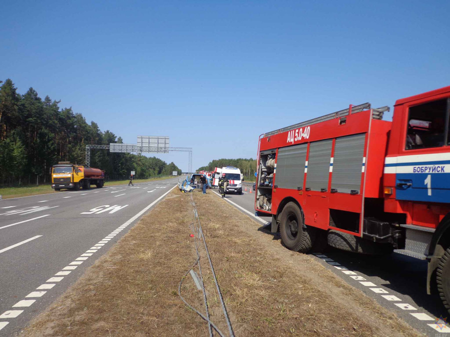 4 сентября 2025 года. Бобруйский район. ДТП возле деревни Бабино-1. Фото: МЧС.