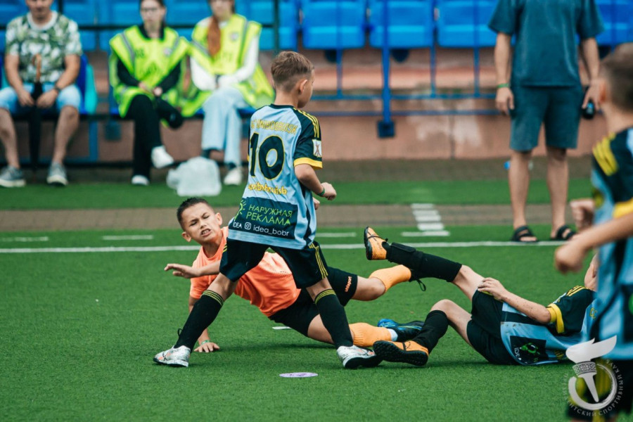 Финал турнира «Кожаный мяч». Играет «Юни» Бобруйск.