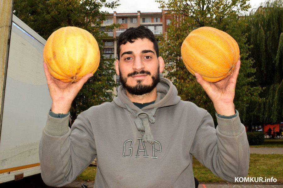 27.09.25, Бобруйск. Кирмаш «Золотая осень». Мирджамель и «Эфиопка».