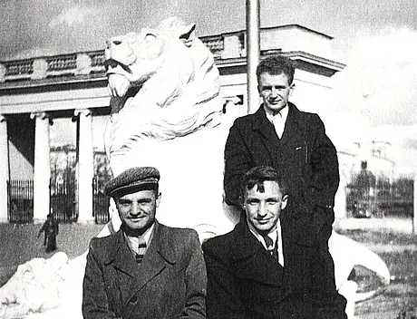 1956 год, Минск. Студенты Белорусского лесотехнического института. Вверху – Степан Булова.