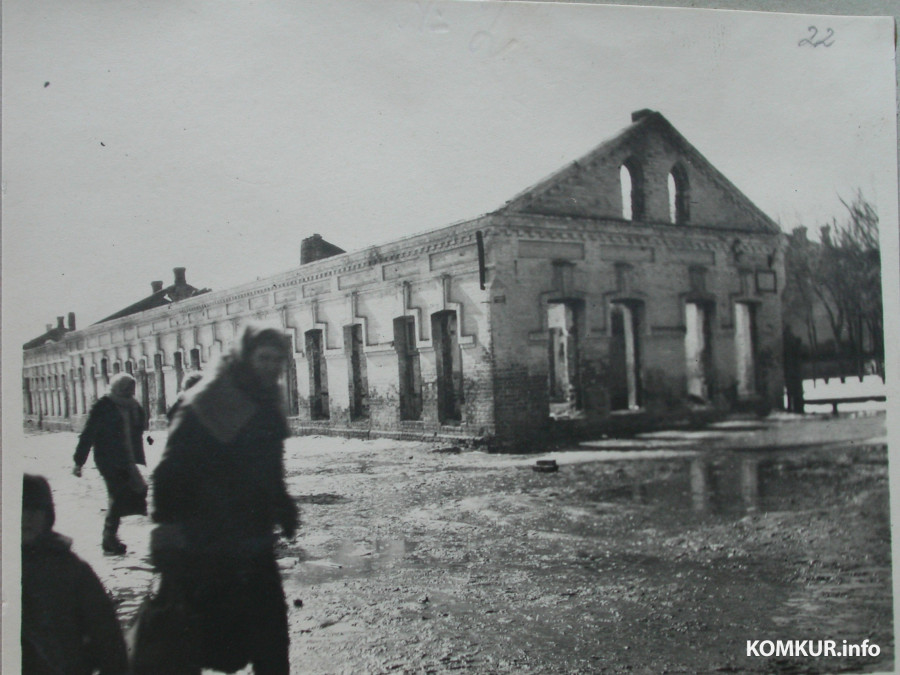 Бобруйск, 1940-е. Улица Московская. Так выглядело здание школы №8, а после УПК, на исходе Великой Отечественной
