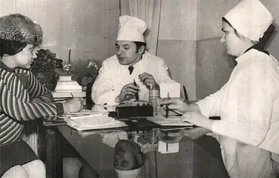 Иван Иосифович Богдевич на работе.