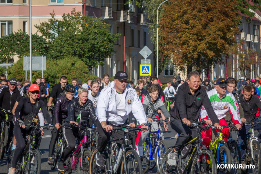 20.09.2025. Минская улица. Массовый велопробег, приуроченный ко Дню народного единства