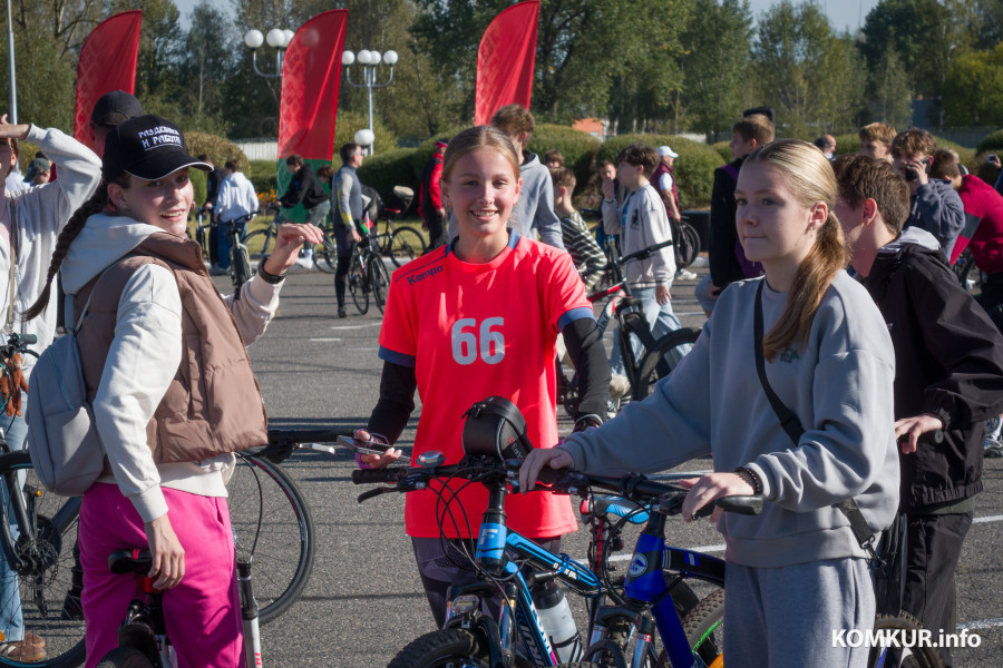 20.09.2025. Минская улица. Массовый велопробег, приуроченный ко Дню народного единства