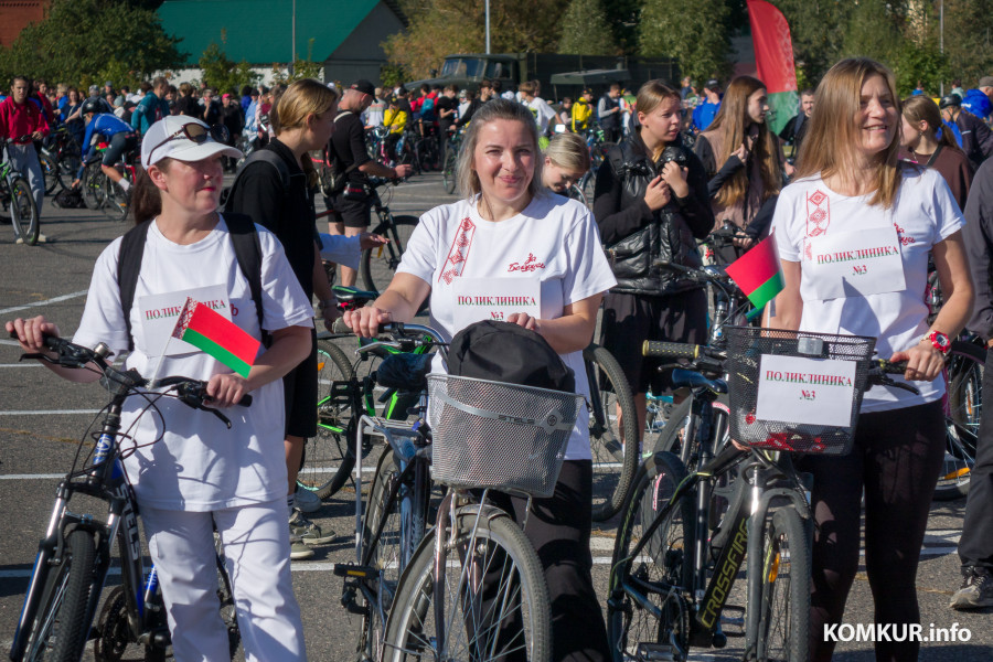 20.09.2025. Минская улица. Массовый велопробег, приуроченный ко Дню народного единства