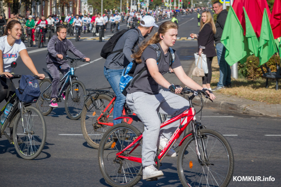 20.09.2025. Минская улица. Массовый велопробег, приуроченный ко Дню народного единства