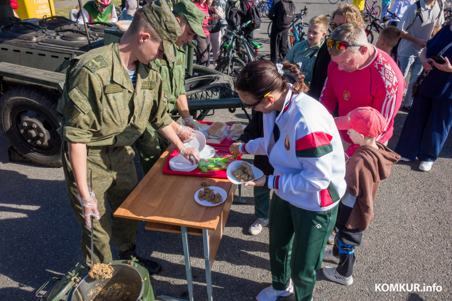 20.09.2025. Минская улица. Массовый велопробег, приуроченный ко Дню народного единства