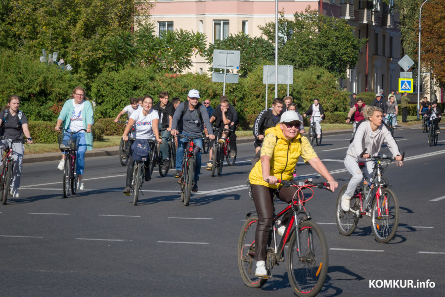 20.09.2025. Минская улица. Массовый велопробег, приуроченный ко Дню народного единства