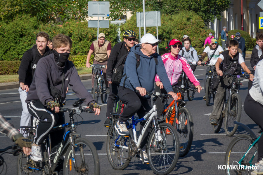 20.09.2025. Минская улица. Массовый велопробег, приуроченный ко Дню народного единства