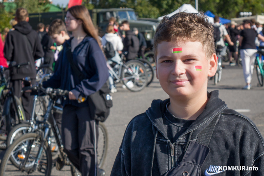 20.09.2025. Минская улица. Массовый велопробег, приуроченный ко Дню народного единства